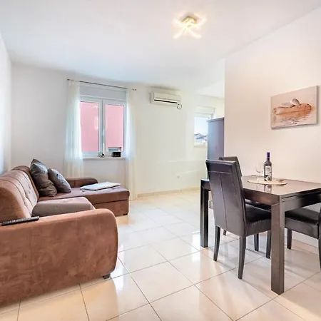 Apartment Gagula *